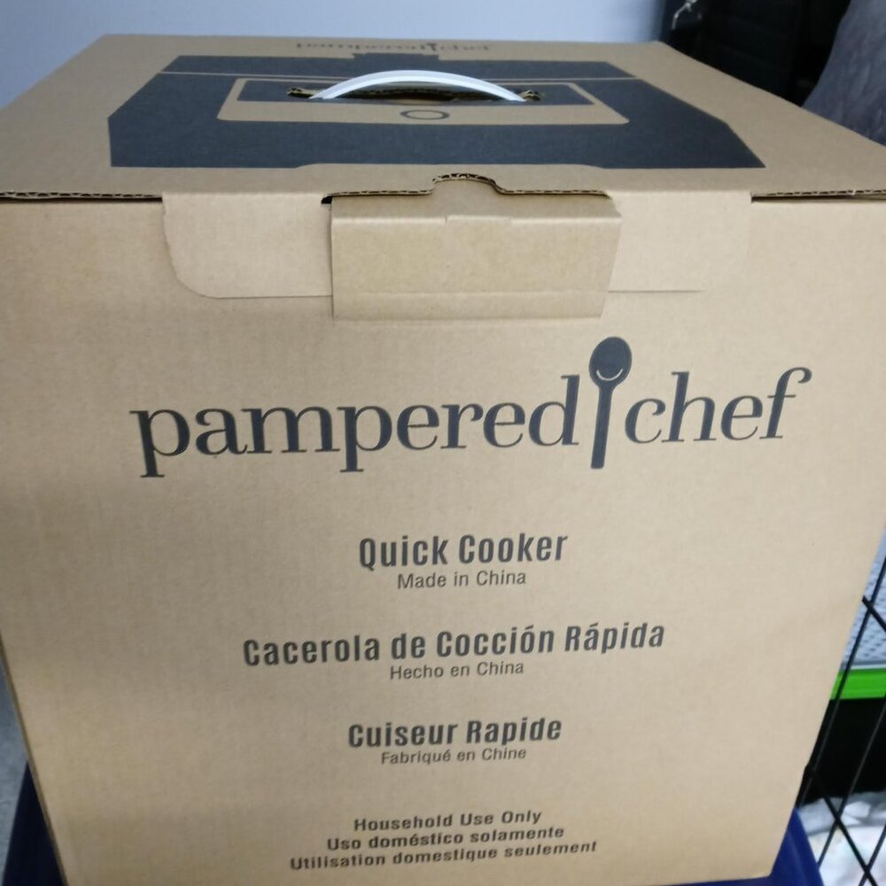 Pampered Chef Quick Cooker & Accessories